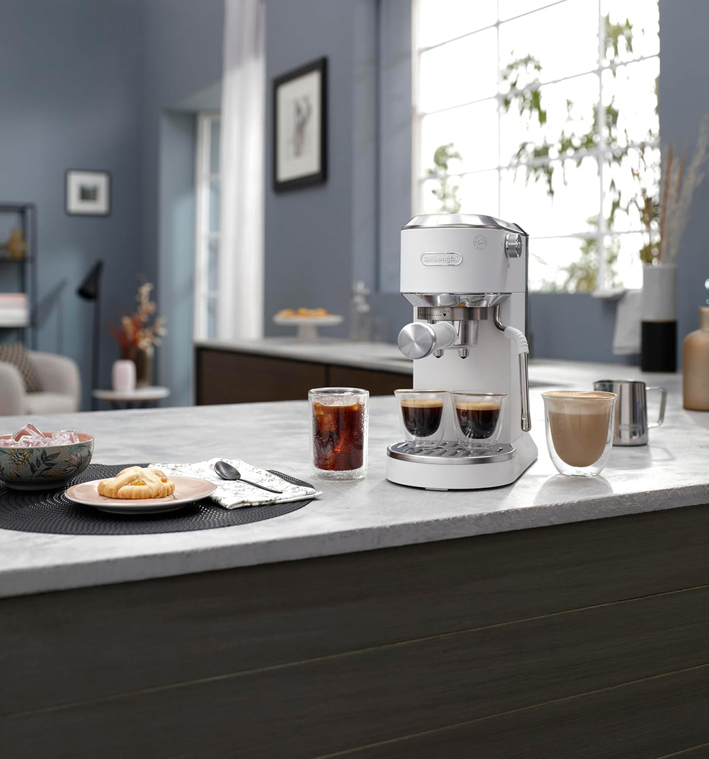De 'Longhi Dedica - Inoxable Steel Pump Coffee Coffee Coffee Coffee, Espresso and Capuchino, 1.3 Litre Deposit, Antidote System, EC685.M Model, Metal Color