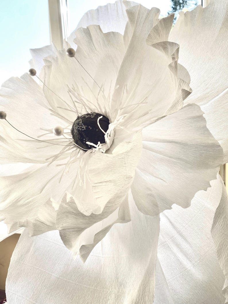 Giant crepe paper poppy, 1,8 m, wedding decoration