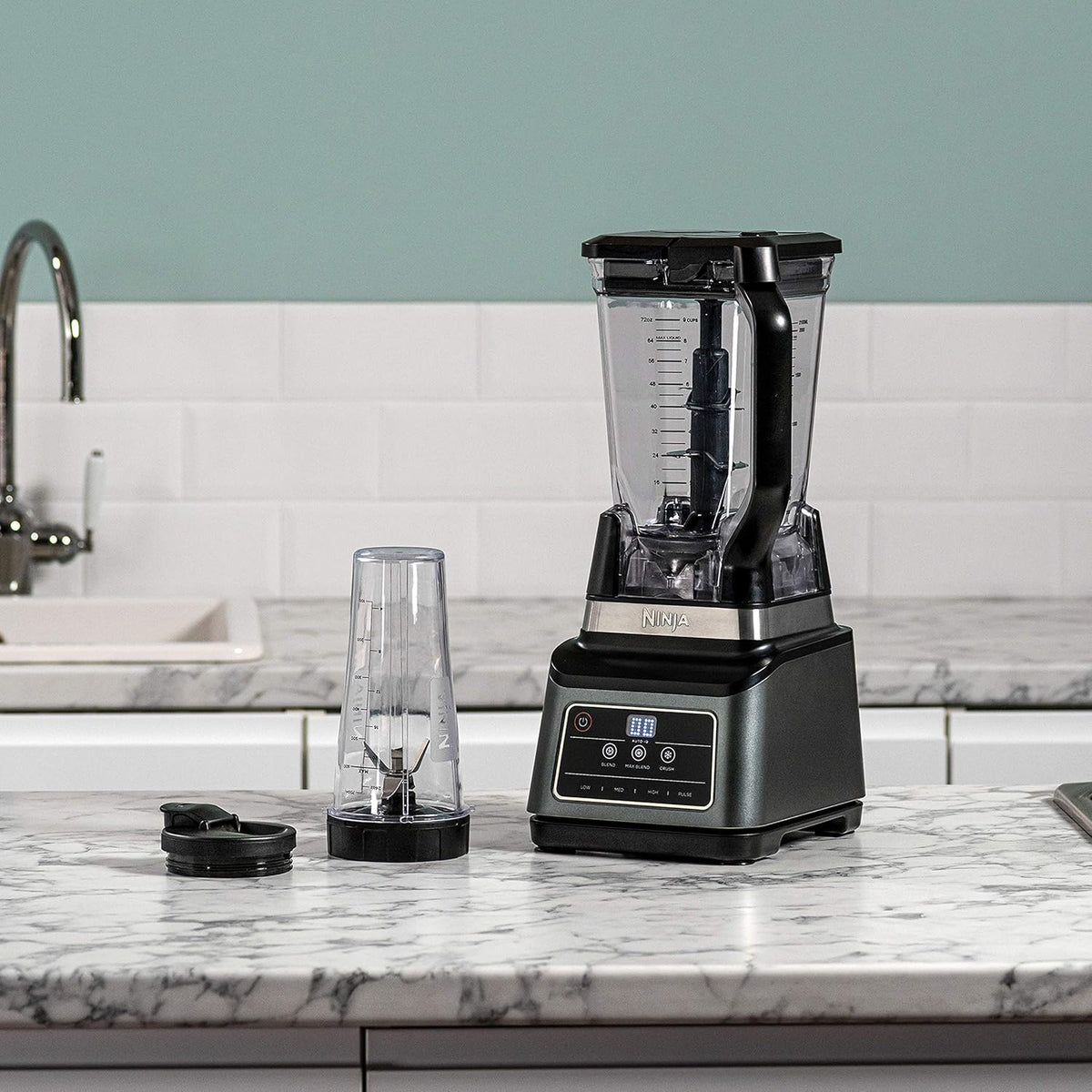 Ninja BN750EU Filter 2-en-1 - 1200 W, 3 Automatic Programs, 4 Manual Settings, Auto-iQ Technology, 2.1 L Jar and 700 ml Vase, Dishwasher-suitable Parts - Black / Silver
