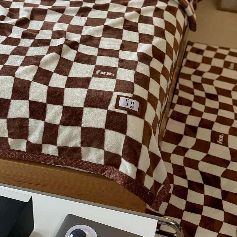 Double Face Chess blanket in Milk Tercepyl