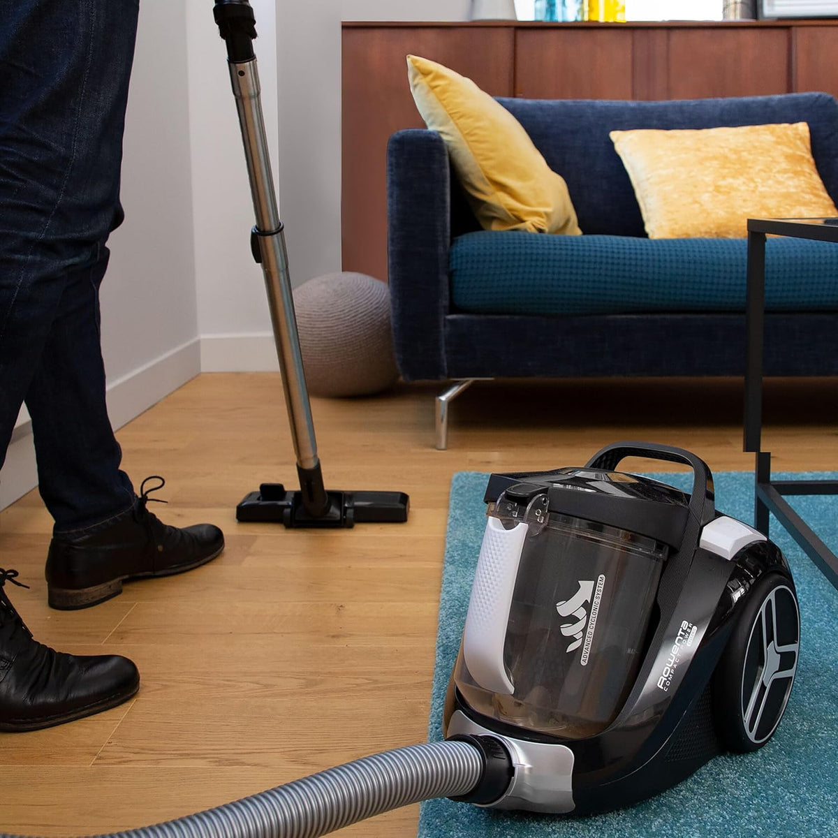 Rowenta Compact Power XXL Bag-free vacuum cleaner, 900W Energy-Efficient Motor, Advanced Cyclonic Filtration, 2.5L Large Extra Deposit, Compact, Classic Kit, RO4B23 Model